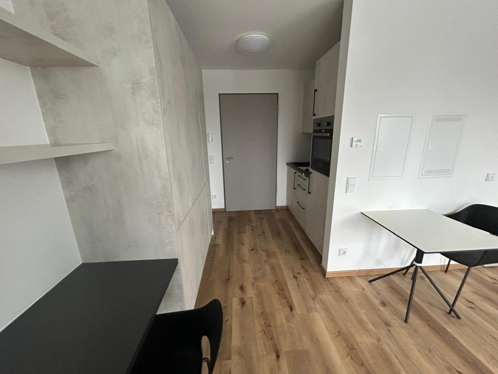 Zweitbezug - Möbiliertes 1 Zimmer Apartment - Photo 1