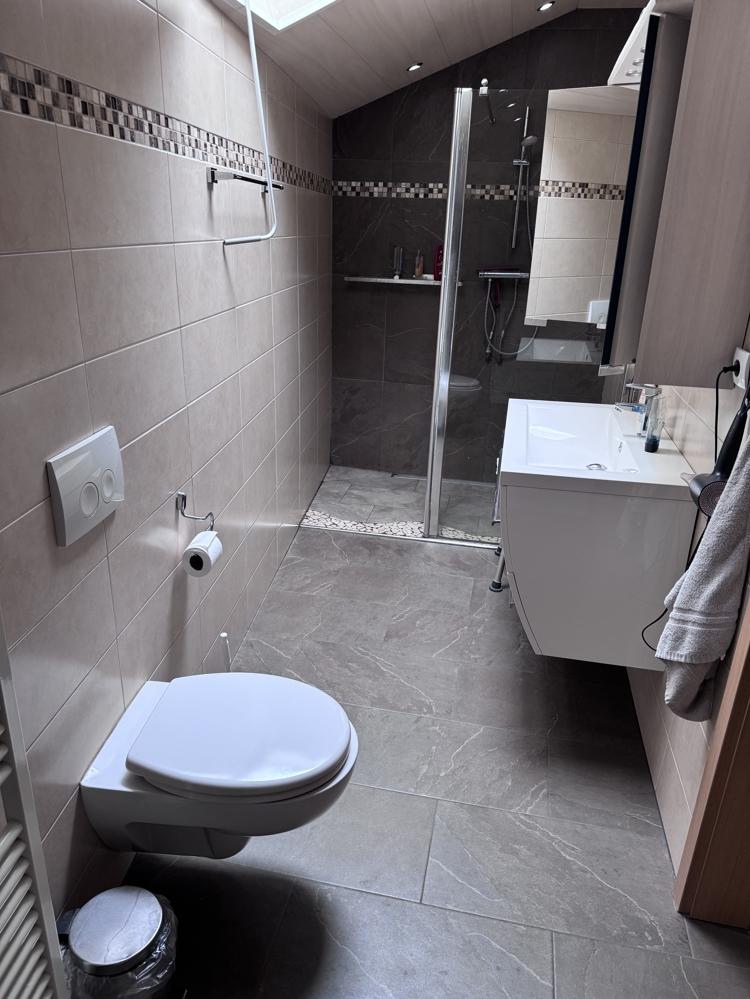 Badezimmer DG