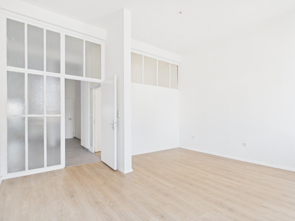 Dillingen-Saar: Charmante Altbauwohnung mit 141 m², 5 Zimmern, offener Küche und hohen Decken - Photo 1