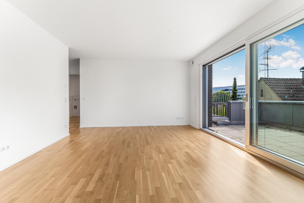 Moderne 3-Zimmer-Dachgeschosswohnung mit Balkon in zentrumsnaher Lage von Friedrichshafen - Photo 2