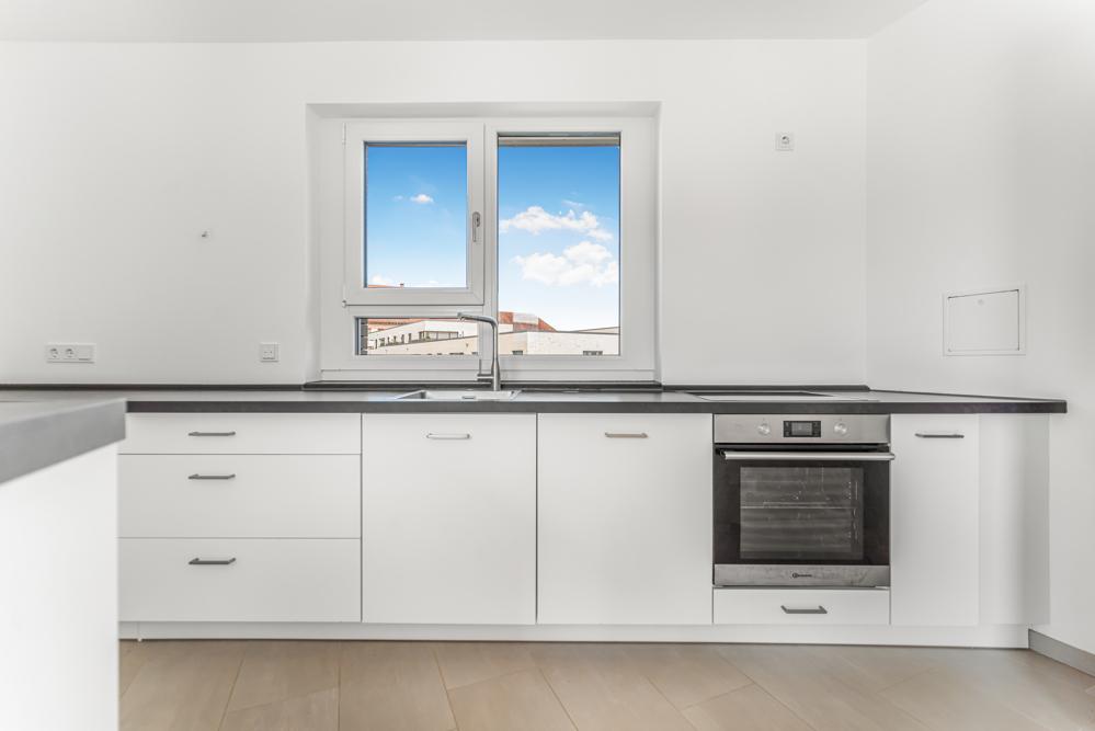 Moderne 3-Zimmer-Dachgeschosswohnung mit Balkon in zentrumsnaher Lage von Friedrichshafen - Photo 4