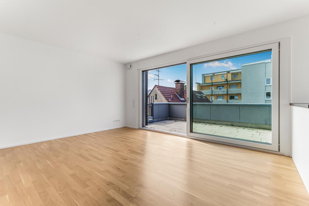 Moderne 3-Zimmer-Dachgeschosswohnung mit Balkon in zentrumsnaher Lage von Friedrichshafen - Photo 1