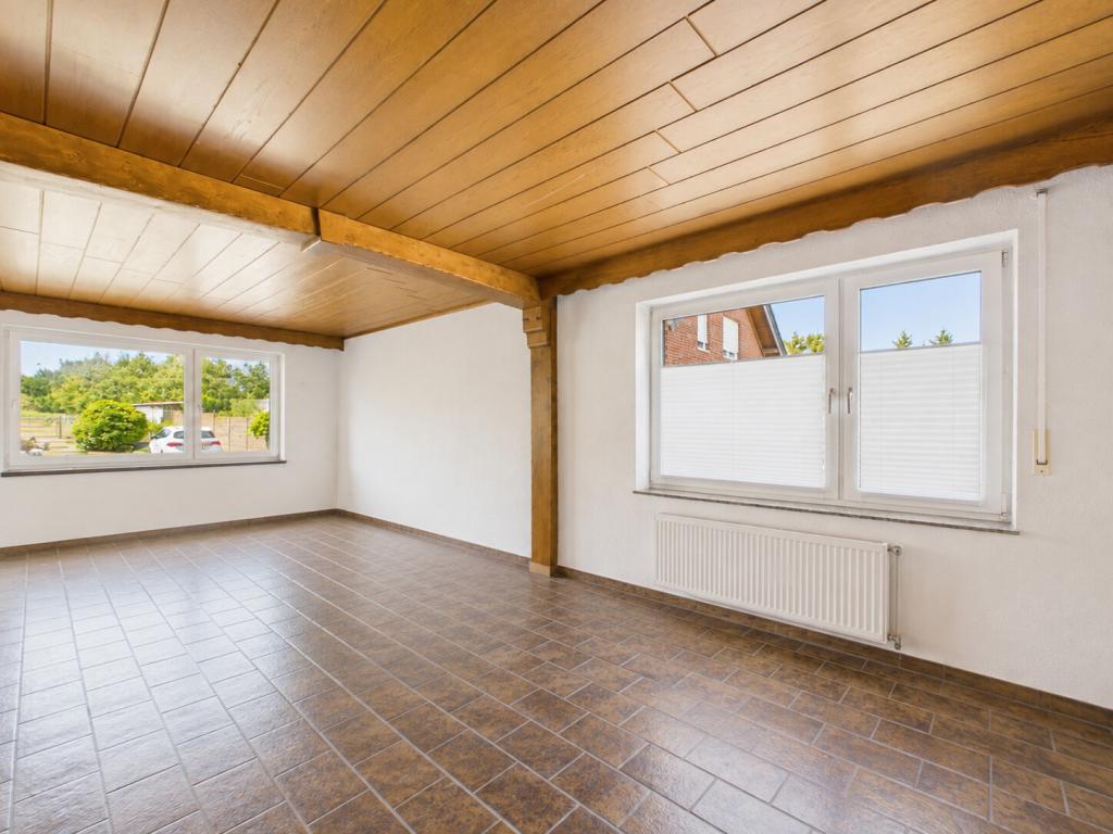 Großzügiger Bungalow zur Miete in Schierwaldenrath – großer Garten & vielseitige Nebenflächen! - Photo 1