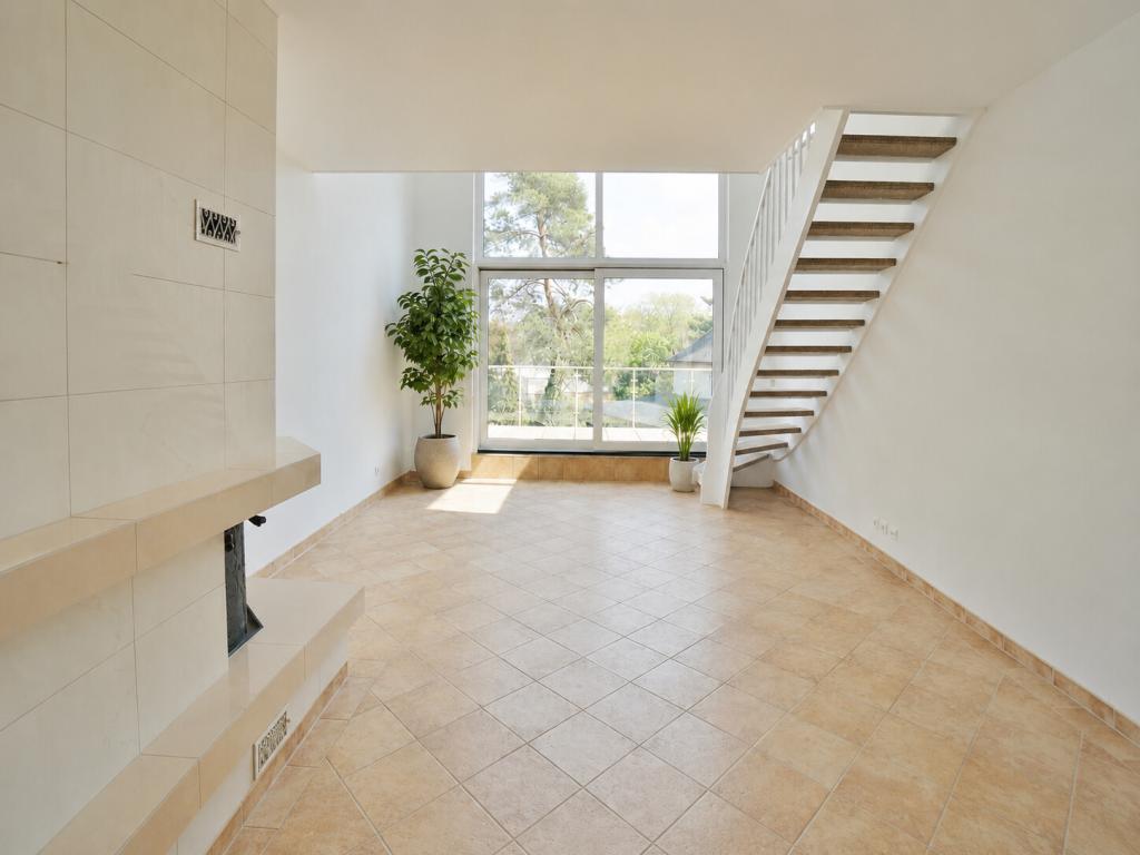 Großzügige Maisonette mit Terrasse, Wintergarten, Kamin & Sauna - Photo 1