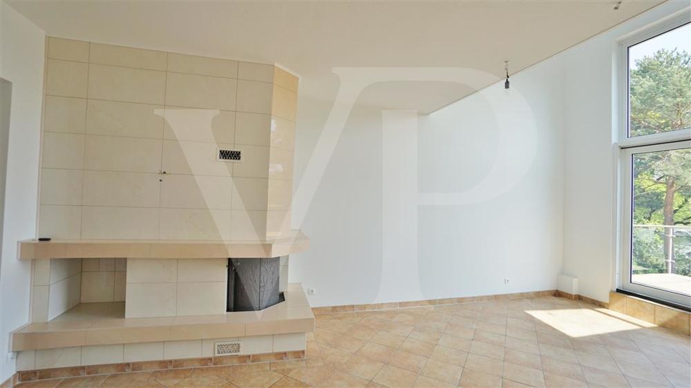 Großzügige Maisonette mit Terrasse, Wintergarten, Kamin & Sauna - Photo 3