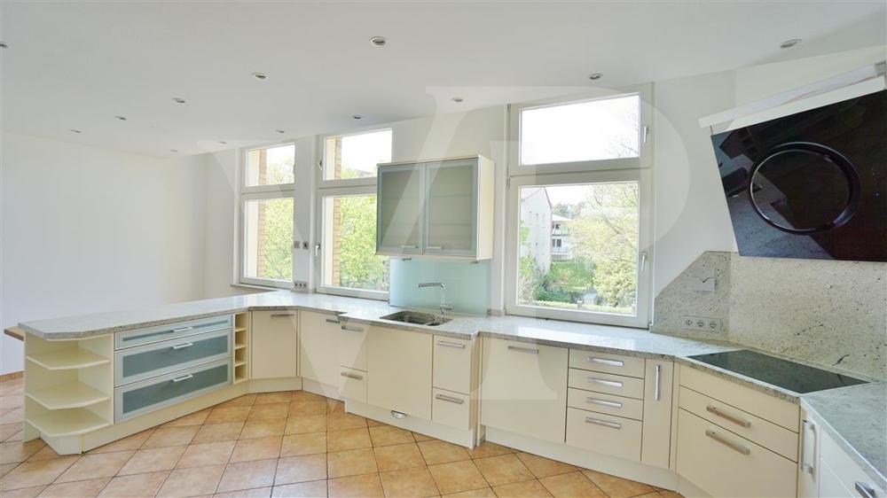 Großzügige Maisonette mit Terrasse, Wintergarten, Kamin & Sauna - Photo 4