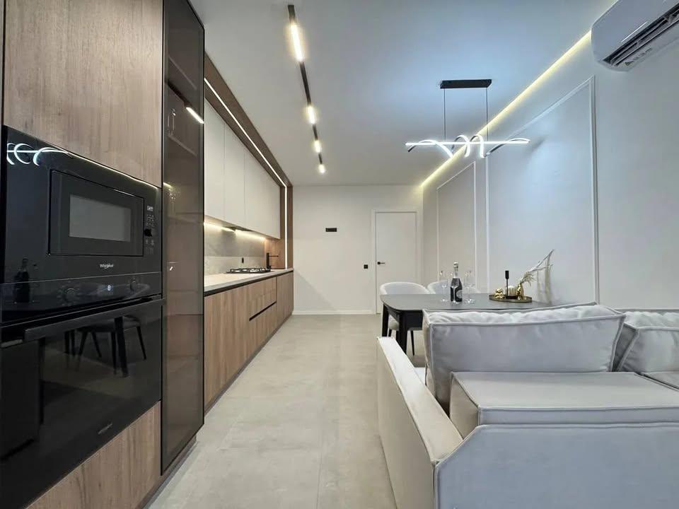 Luxuriöse 2-Zimmer-Wohnung mit Balkon und Stellplatz im 1. OG - Foto 1