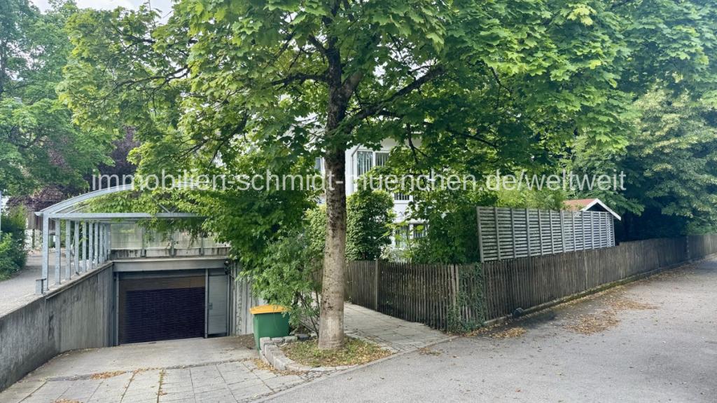 Tiefgarageneinfahrt