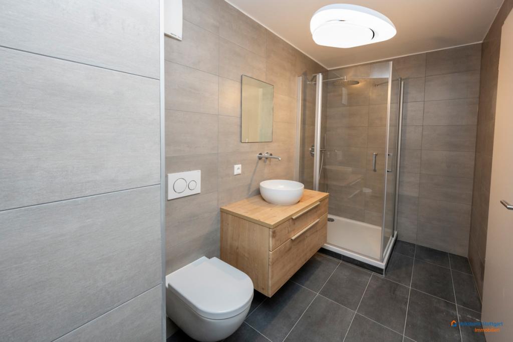 3.Obergeschoss rechts Maisonette // Badezimmer