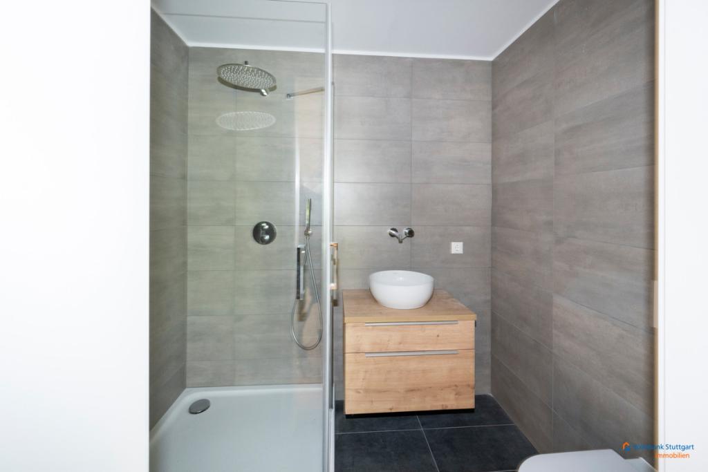 3.Obergeschoss links Maisonette // Badezimmer