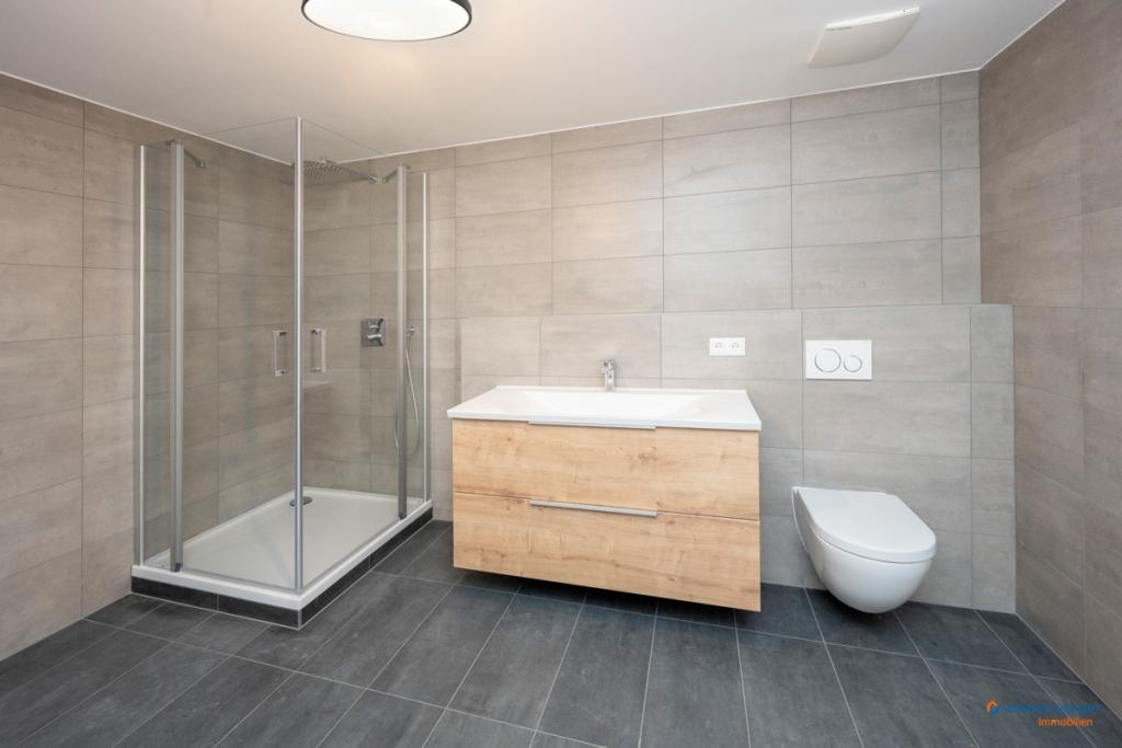 2.Obergeschoss links // Badezimmer 