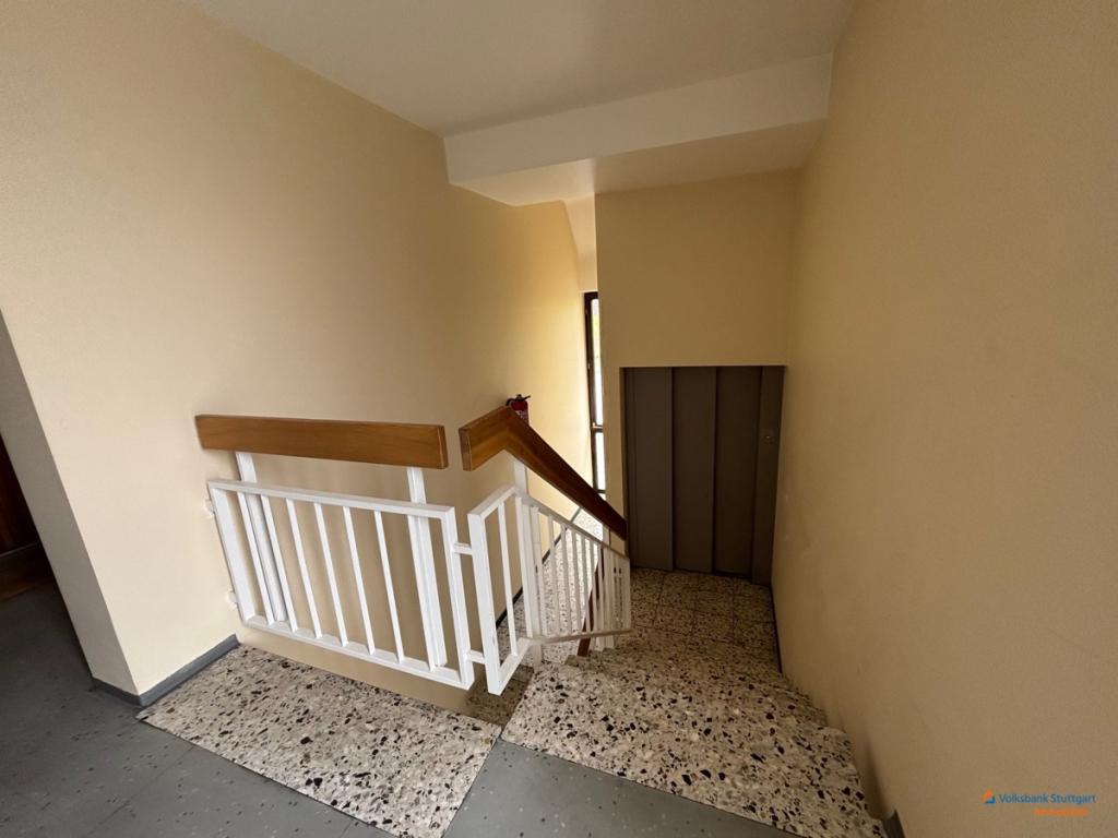 Treppe zum Aufzug