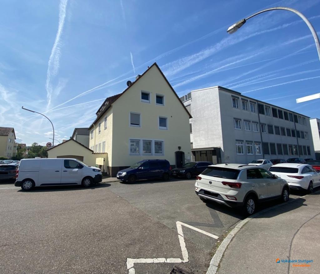 Ansicht Haus und Garage