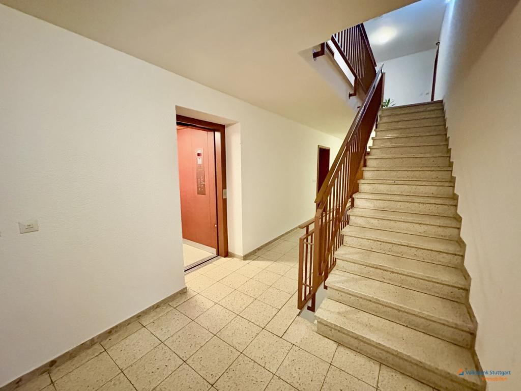 Aufzug/Treppenhaus
