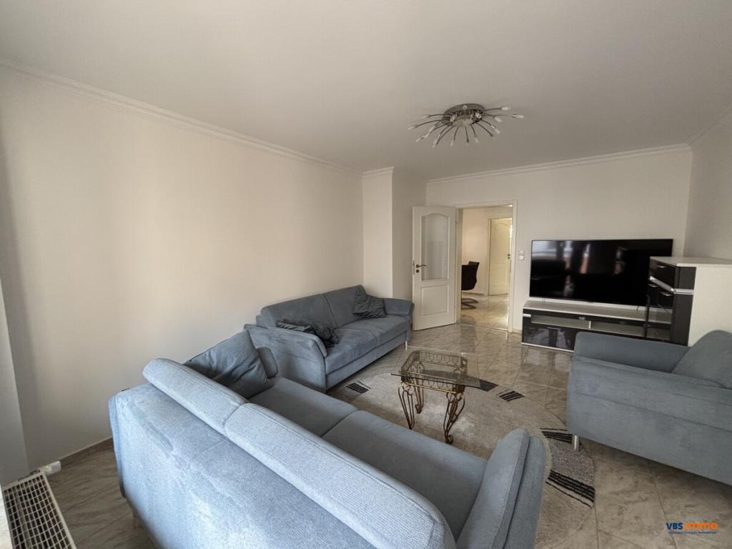 Gepflegte 3-Zimmer-Wohnung mit Balkon, Einbauküche in begehrter Lage! - Photo 1
