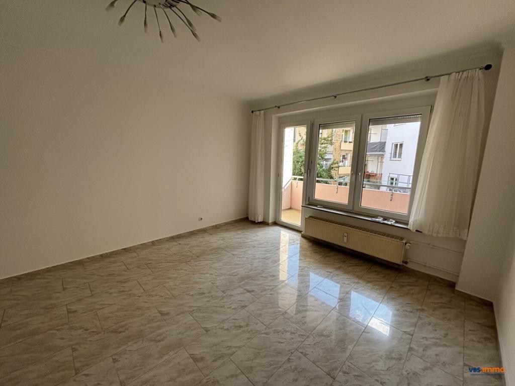 Begehrte Lage!!! Gepflegte 3-Zimmer-Wohnung mit Balkon & Einbauküche - Photo 2
