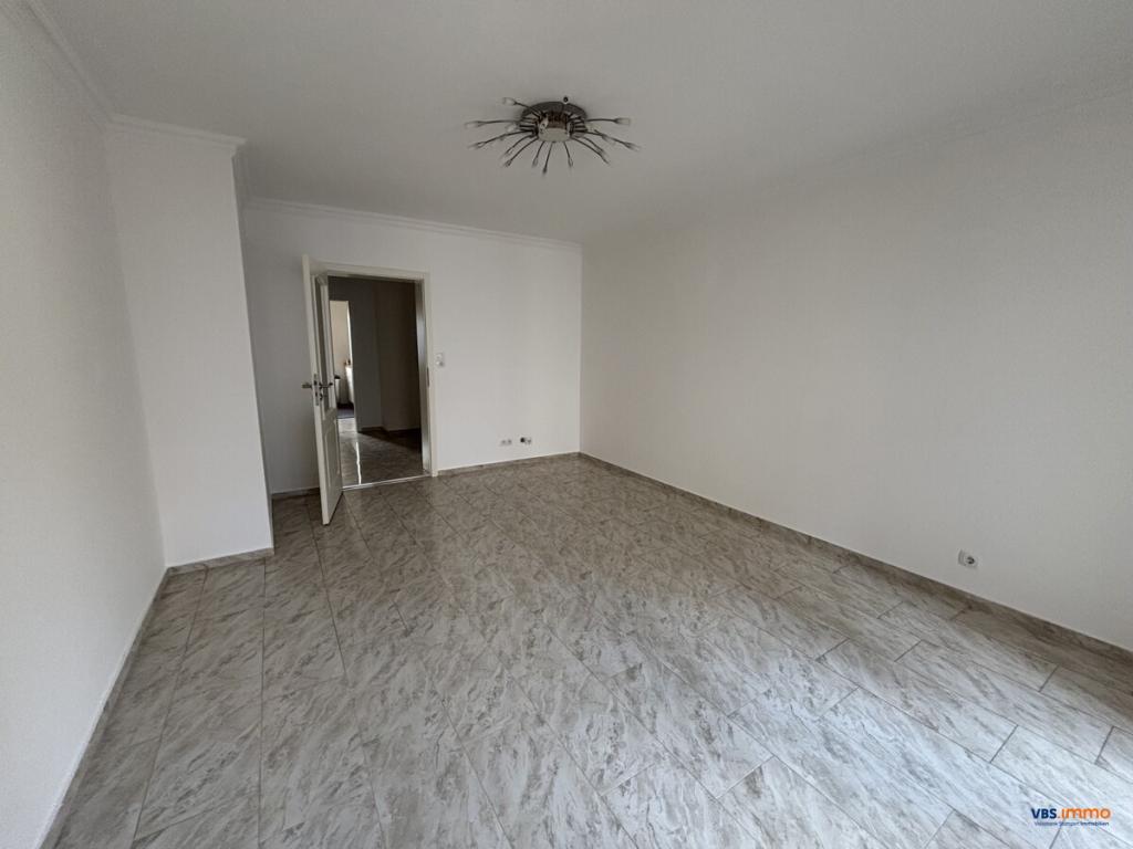 Begehrte Lage!!! Gepflegte 3-Zimmer-Wohnung mit Balkon & Einbauküche - Photo 1