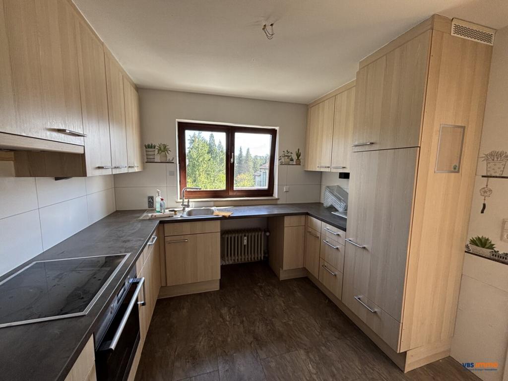 Wohnen auf zwei Ebenen: Moderne 5,5 Zim.-Maisonette mit Balkon und Terrasse - Photo 4