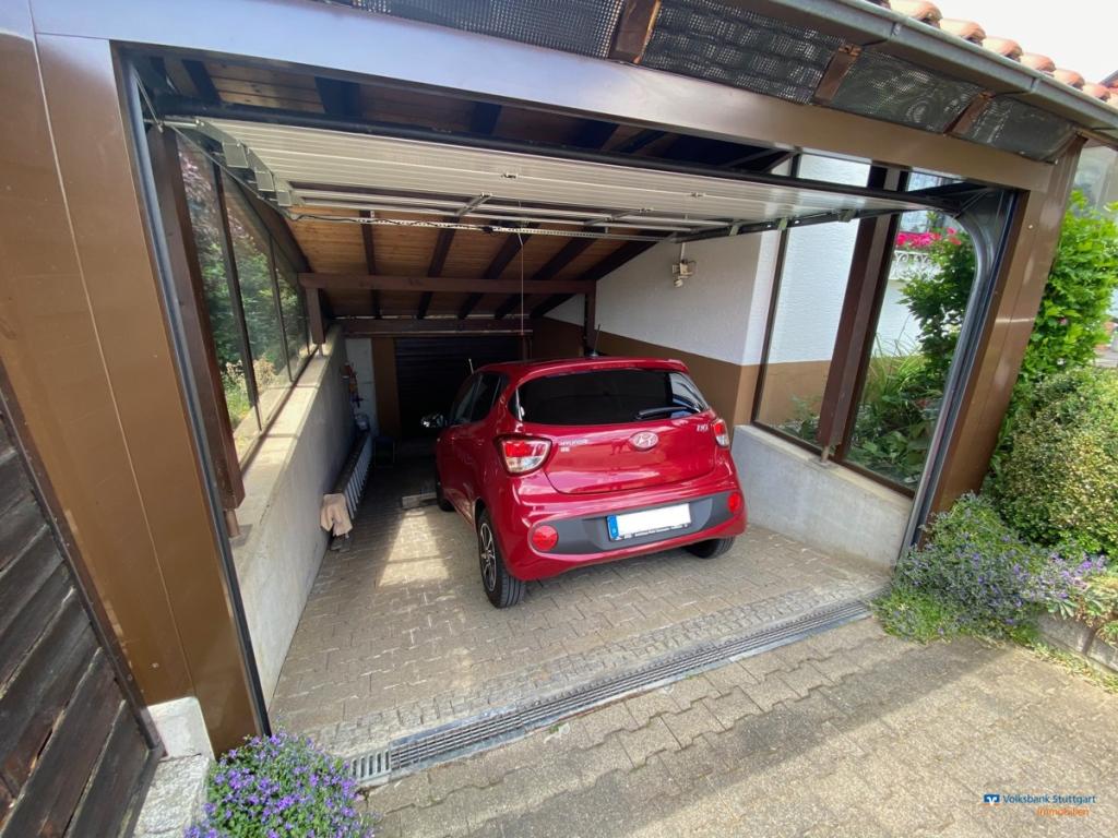 Carport und Garage
