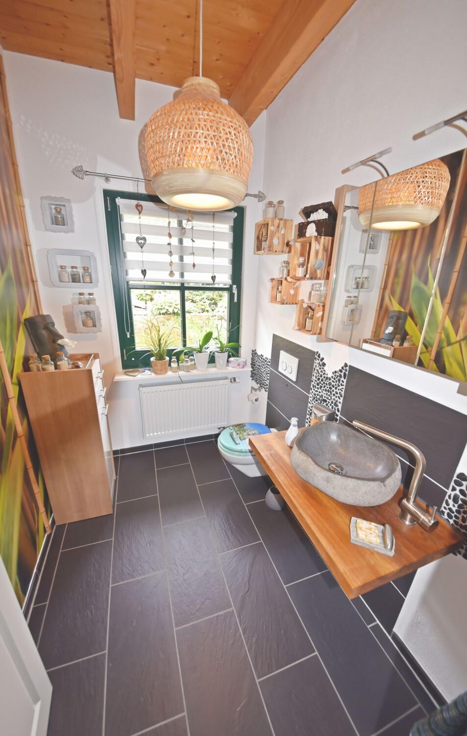 Badezimmer EG