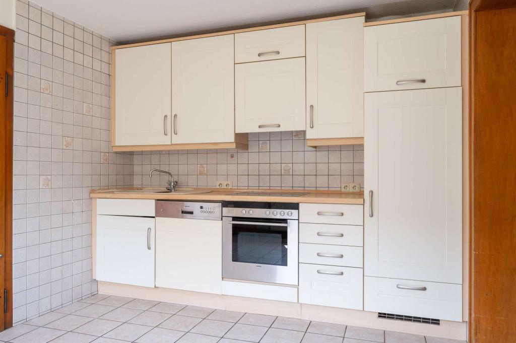 schoene-kuechenzeile-rittberg-immobilienmakler-kaarst