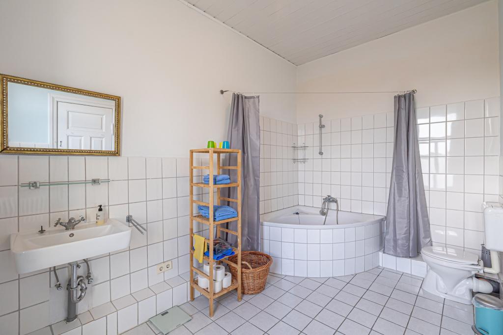Wannenbad im OG