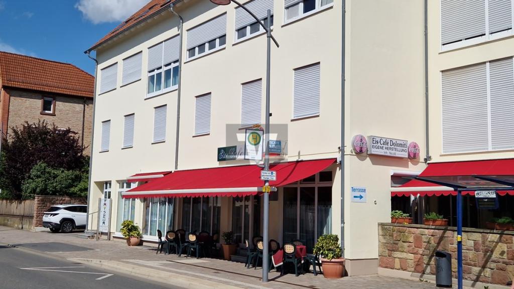 Rechts der Außenbereich