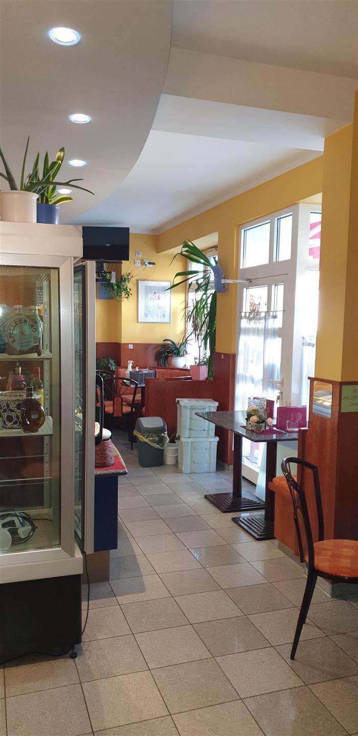 Haupteingang Straßenseite