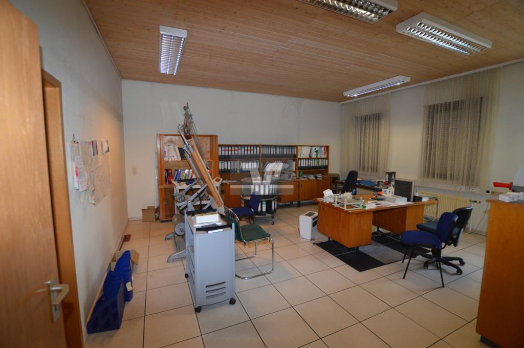 Büro im OG