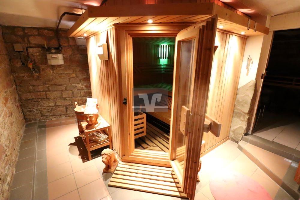 Sauna mit Dampfbad