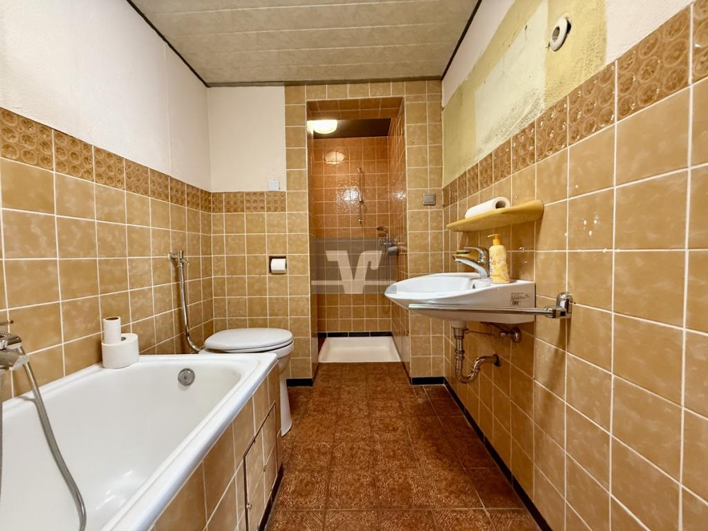 Badezimmer EG