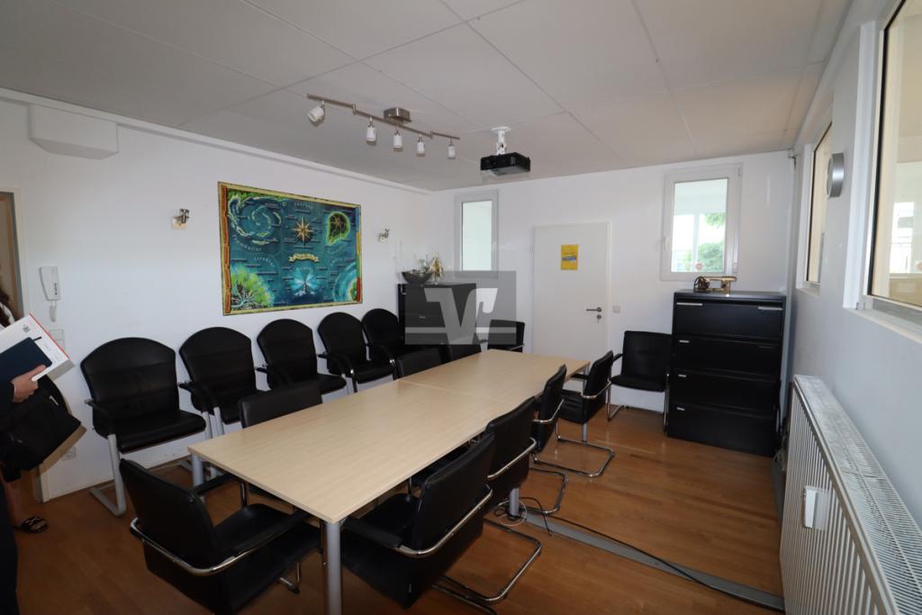 Großes Besprechungszimmer