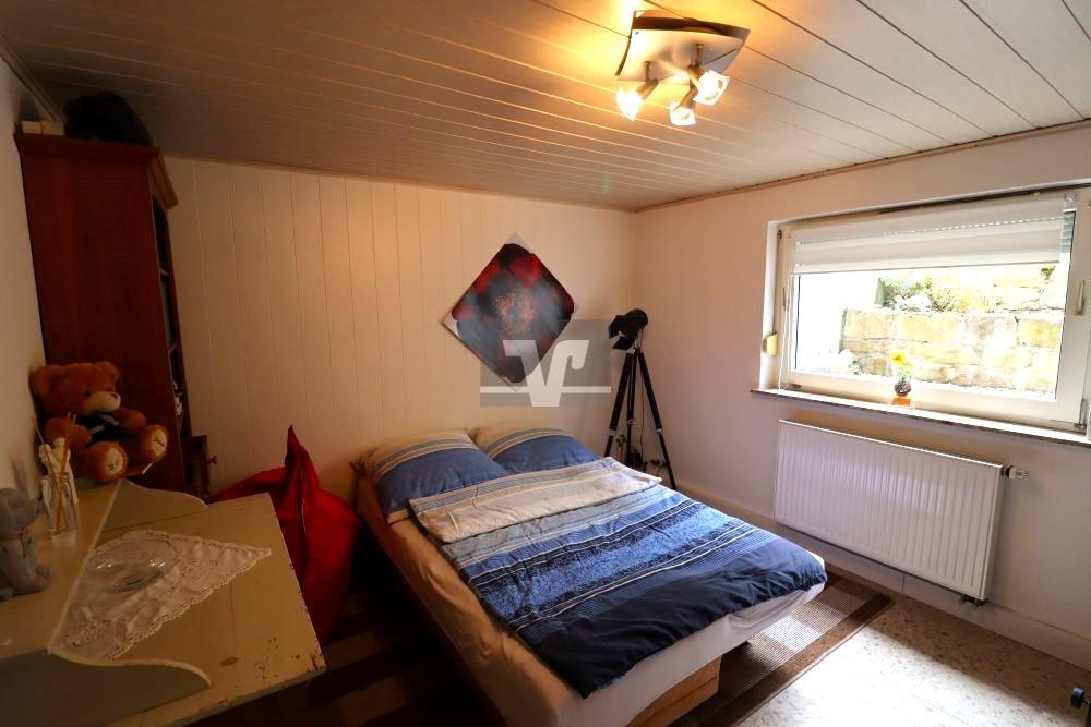 Großes Zimmer im Kellergeschoss