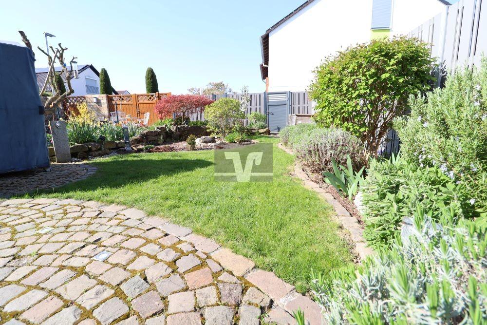 Schön angelegter Garten