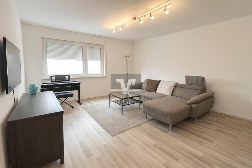 Großzügiges Wohnzimmer mit gemütlicher Wohlfühlatmosphäre