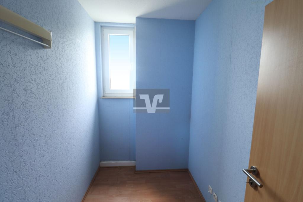 Abstellraum im DG mit Ausbaureserve zum Duschbad