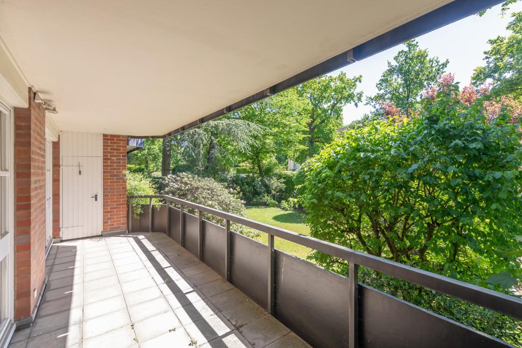 Weitläufiger Südbalkon