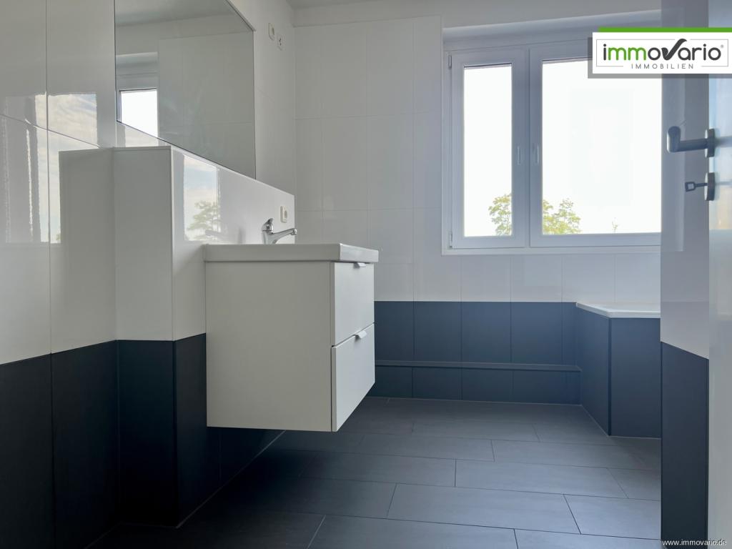 Helle 2-Raum Wohnung mit Tageslichtbad, Wanne und Balkon in Stadtfeld-Ost! Stellplatz möglich! - Photo 4