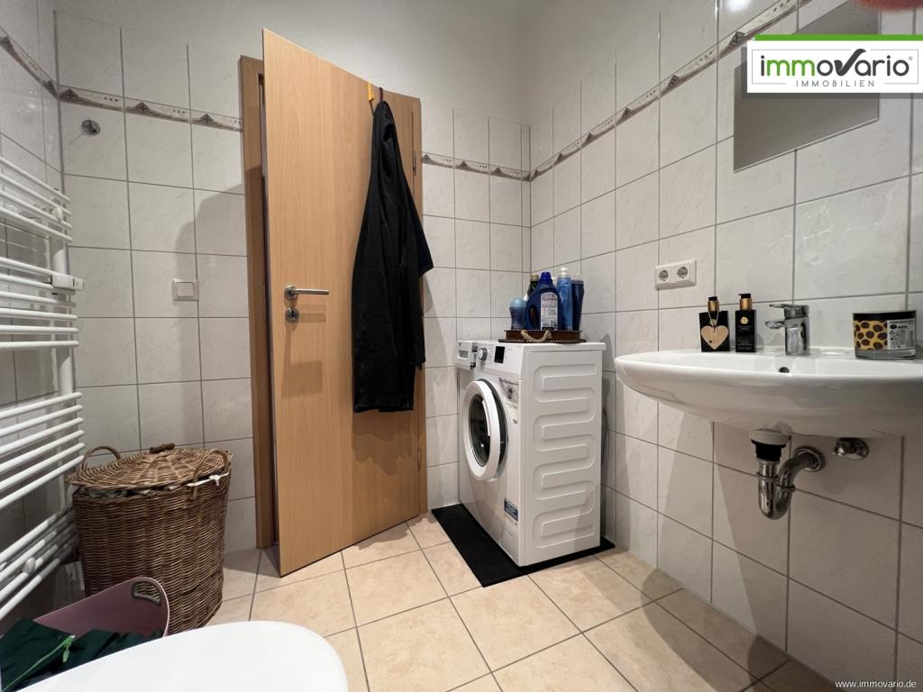 Hübsche 2-Zimmer-Wohnung mit Tageslichtbad, Wanne und Balkon - inmitten der Altstadt - Photo 3