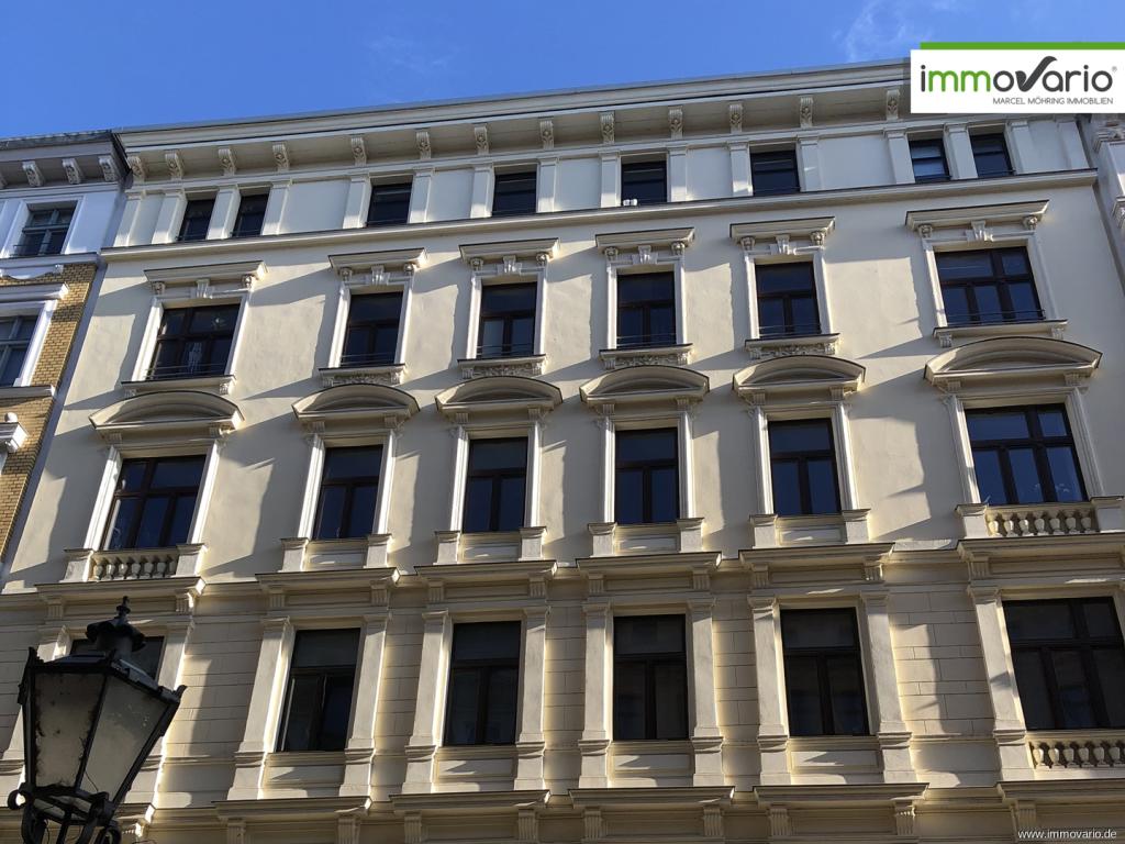 Mitten in der City! 2-Raum Dachgeschosswohnung in bester Innenstadtlage mit Tageslichtbad und Wanne. - Photo 5