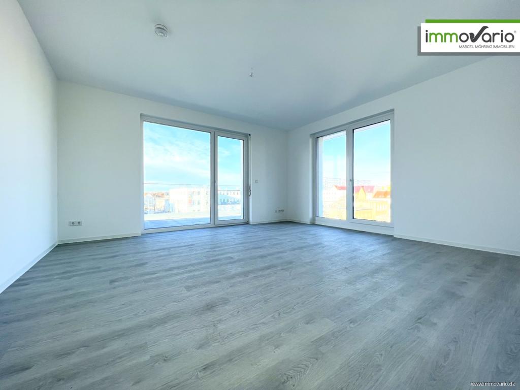 3-Raum-Wohnung mit Tageslichtbad, Wanne & Dusche, Aufzug, Fußbodenheizung, Balkon & großer Terrasse - Foto 1