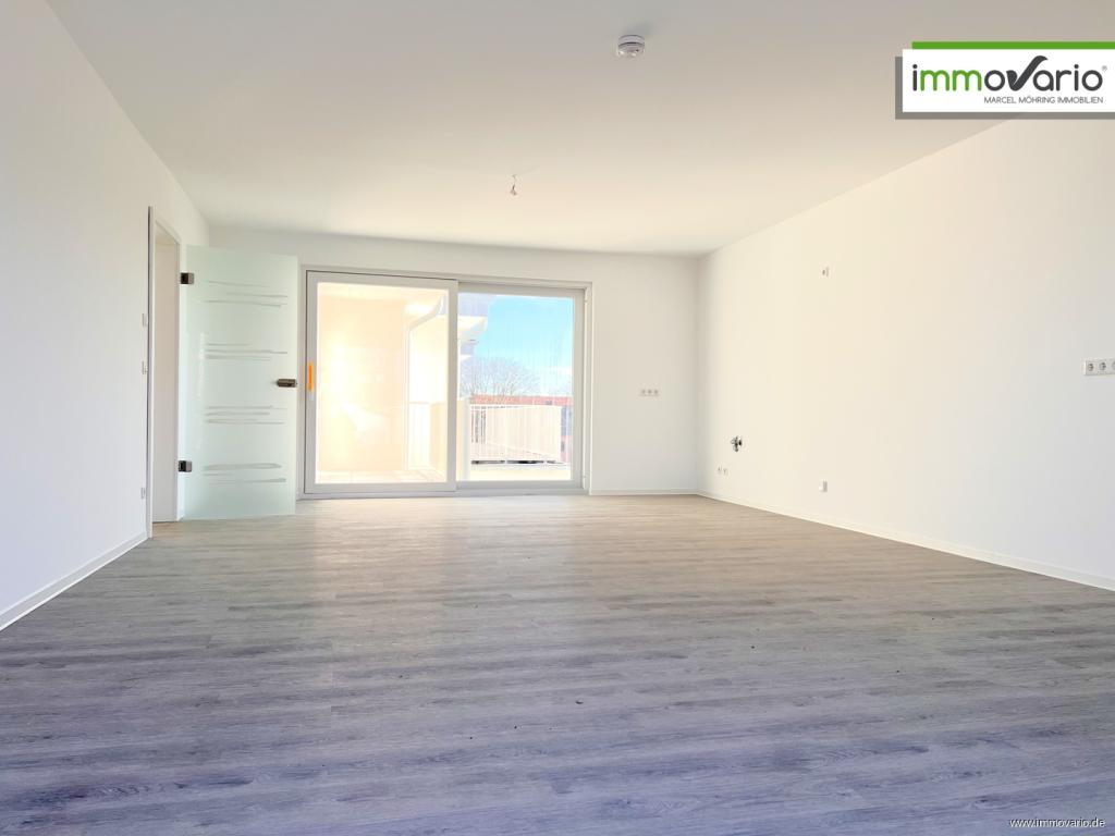 3-Raum-Wohnung mit Tageslichtbad, Wanne & Dusche, Aufzug, Fußbodenheizung, Balkon & großer Terrasse - Foto 2