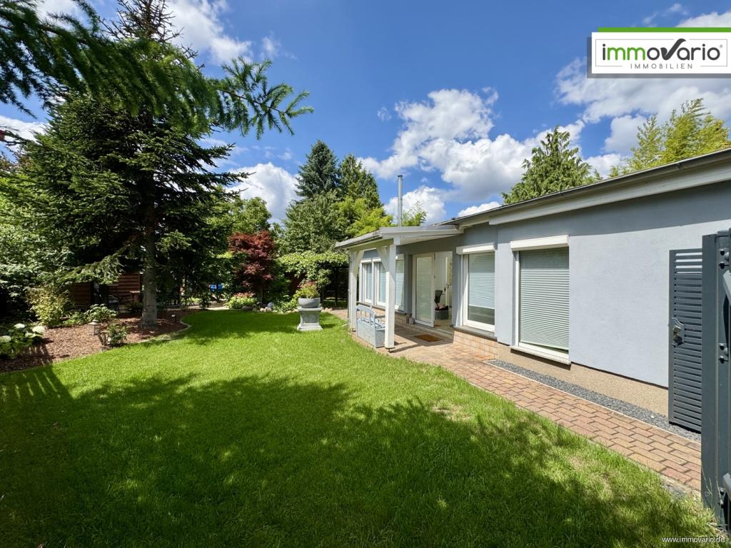 Bungalow Gartenseite
