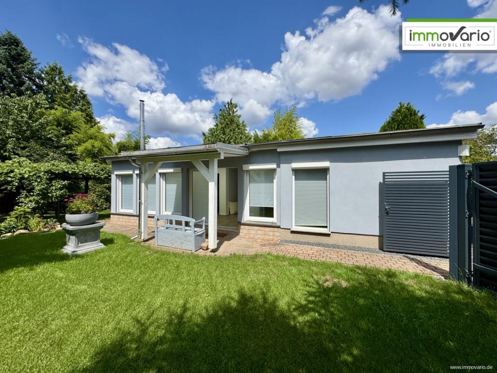 Bungalow Gartenseite