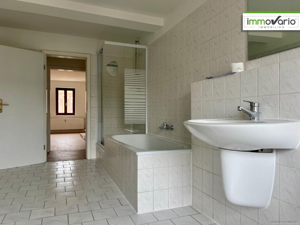 Wohnen in der Altstadt! Schöne, helle 2-Raum-Dachgeschosswohnung mit Tageslichtbad, Wanne & Dusche - Foto 3
