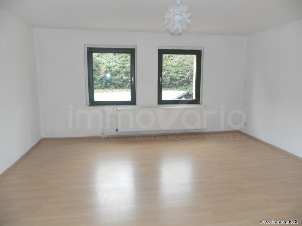 Schöne 2 Zimmer Wohnung mit Balkon und Einbauküche in Kroppenstedt am Markt. - Photo 2