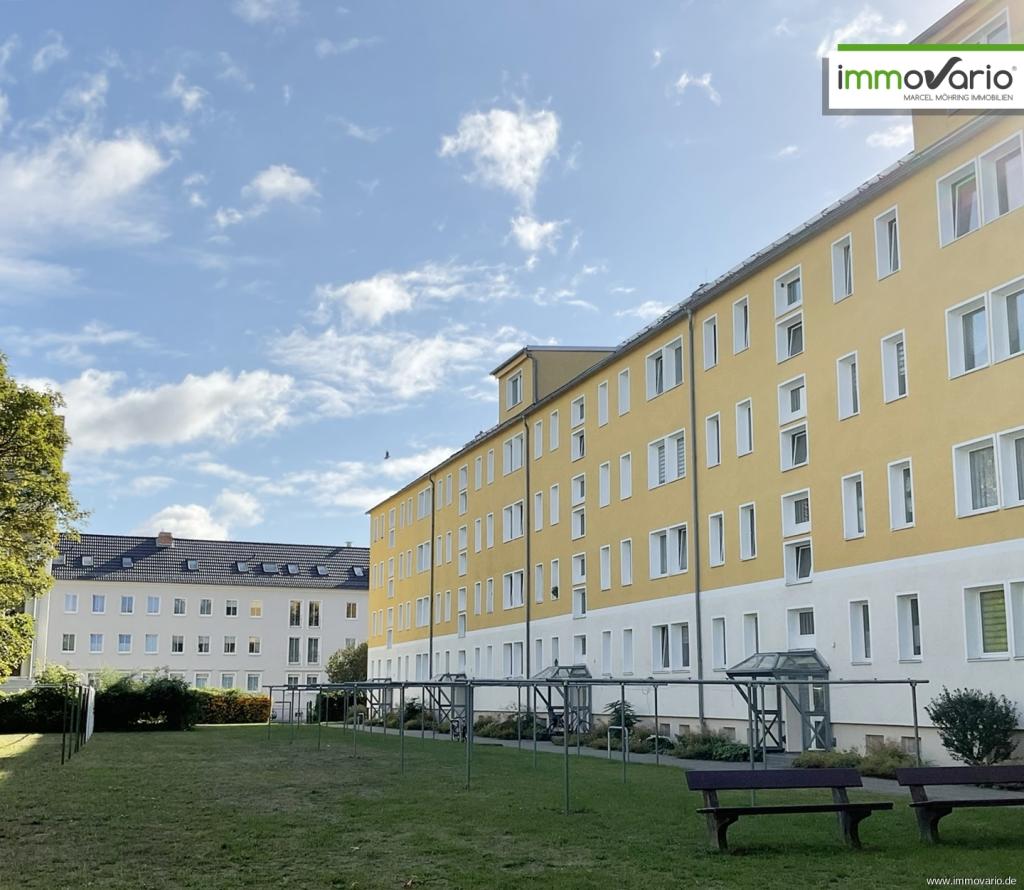 Einfache 2-Raum-Wohnung in gepflegtem Umfeld mit Einbauküche, Tageslichtbad & Wanne in Neue Neustadt - Photo 4