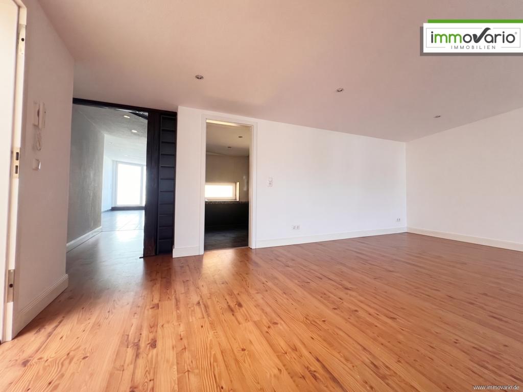 Traumhafte Dachgeschosswohnung im Herzen Magdeburgs mit Altbauflair, Wannenbad und Dachterrasse! - Photo 1