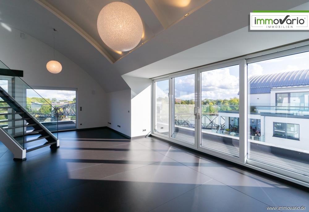 Exklusive Penthousewohnung auf 2 Ebenen mit Blick auf die Elbe, Fußbodenheizung und großer Terrasse! - Photo 2