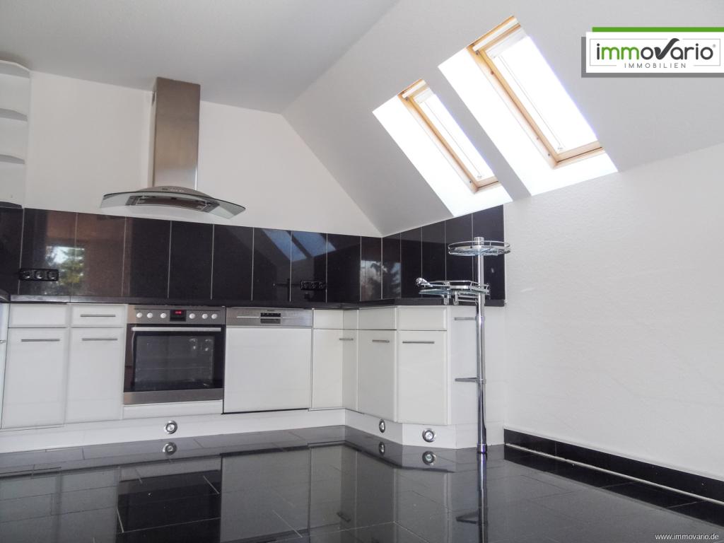 Schöne 3-Raum-Maisonette-Wohnung mit großer Dachterrasse, Tageslichtbad, inkl. 2 Stellplätze. - Foto 1